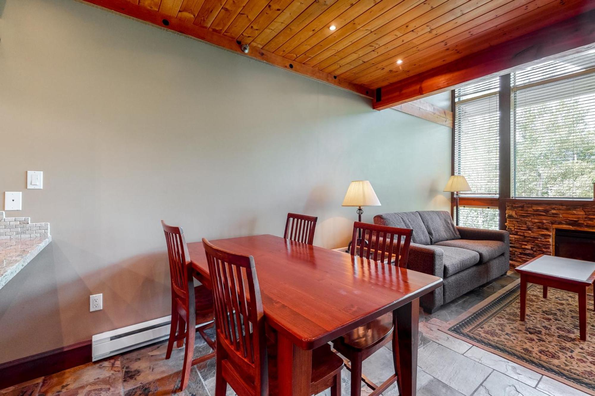 Greystone Lodge Whistler Rum bild